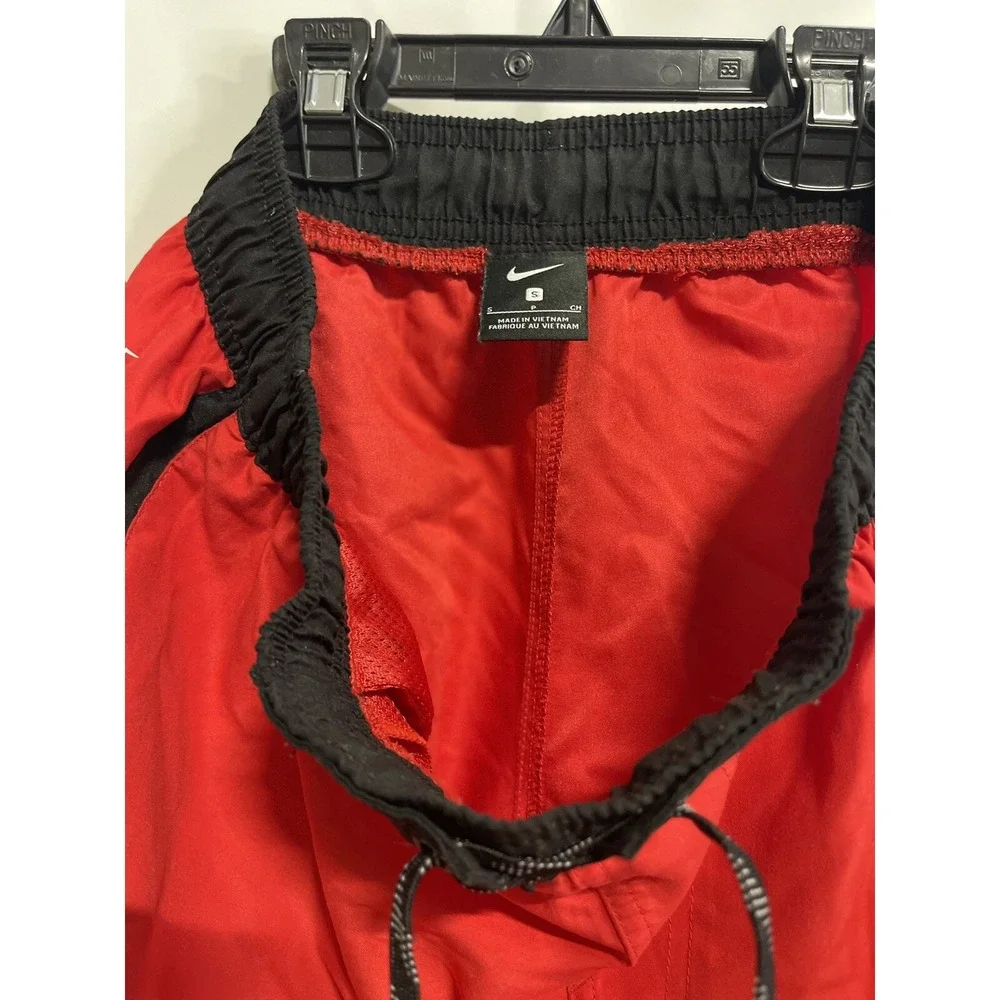 35527-a Mens Nike Swimming Trunks Shorts Lifeguard Size S Red Polyester. Nice
